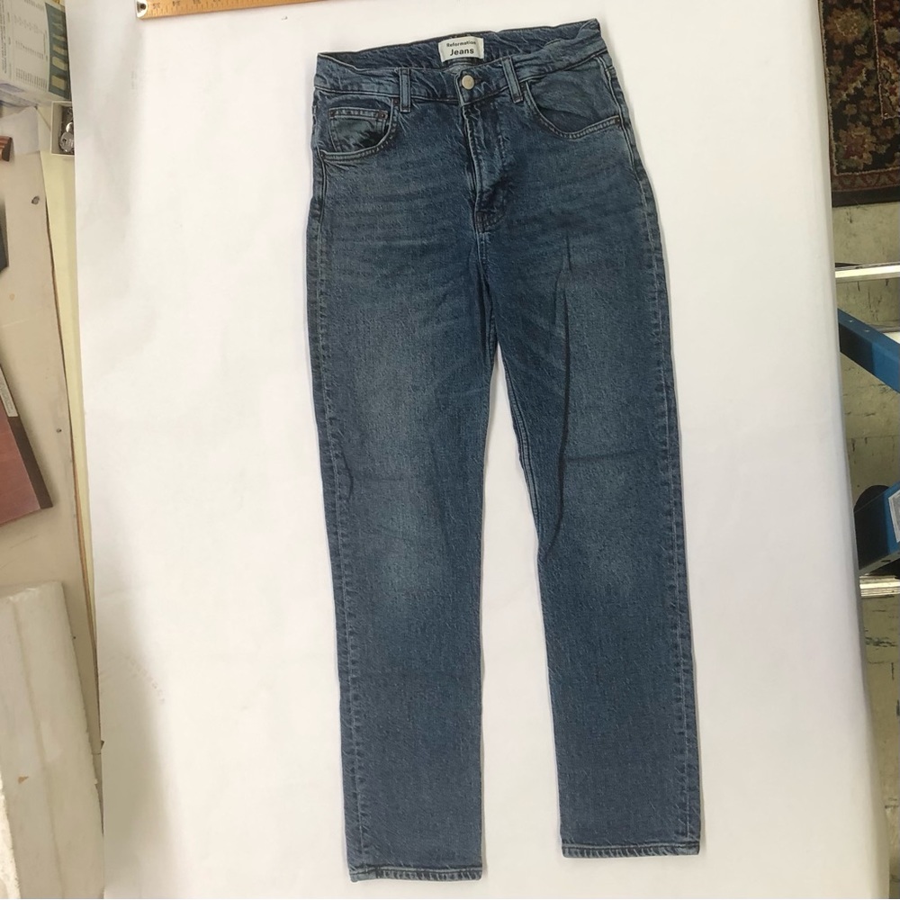 Reformation jeans Lagan’s wash.  10.5” rise W28 L29